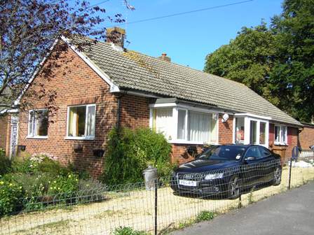 25 Conholt Road, Andover  Andover SP10 2HR