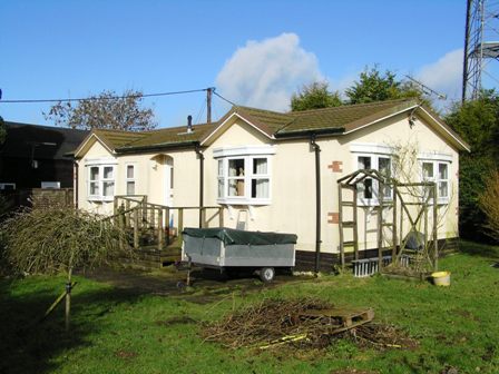 Tree Tops Locks Drove Pill Heath Andover SP11 0JQ