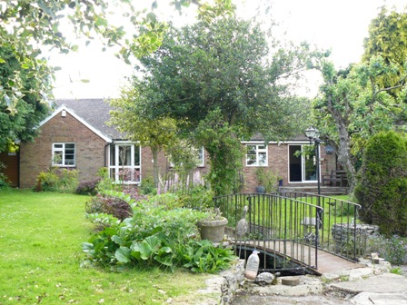 HOLLY TREE BUNGALOW HOLLY TREE BUNGALOW CRAWLBOYS LUDGERSHALL SP11 9PL