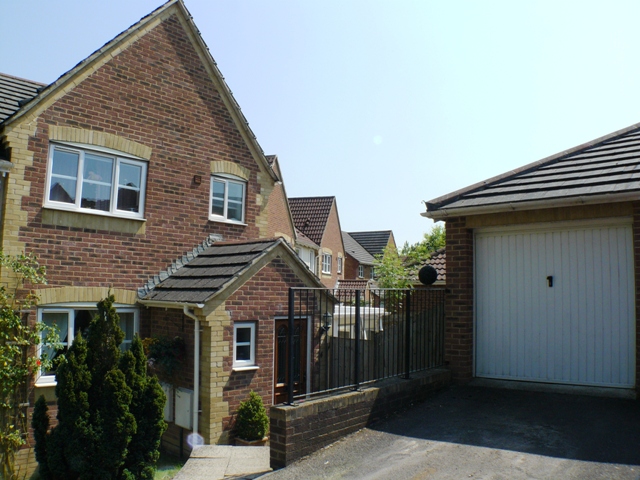 24 KINGSTON CLOSE  ANDOVER  SP10 2UN