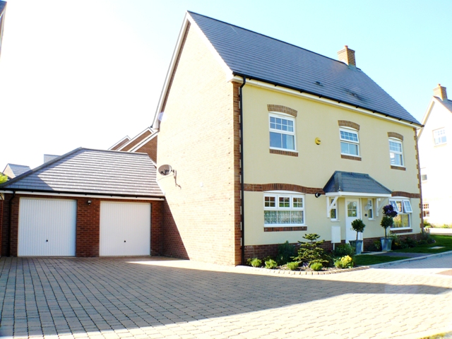 36 COWSLIP WAY AUGUSTA PARK ANDOVER SP11 6RF