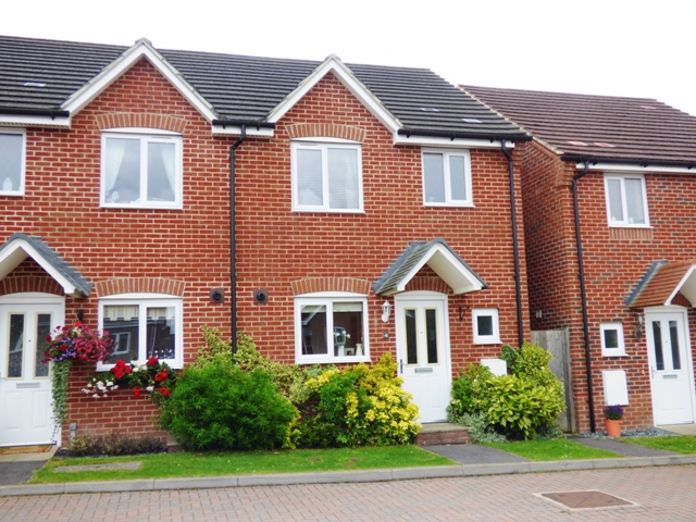 4 KNOWLE VIEW  WHITCHURCH  RG28 7HY