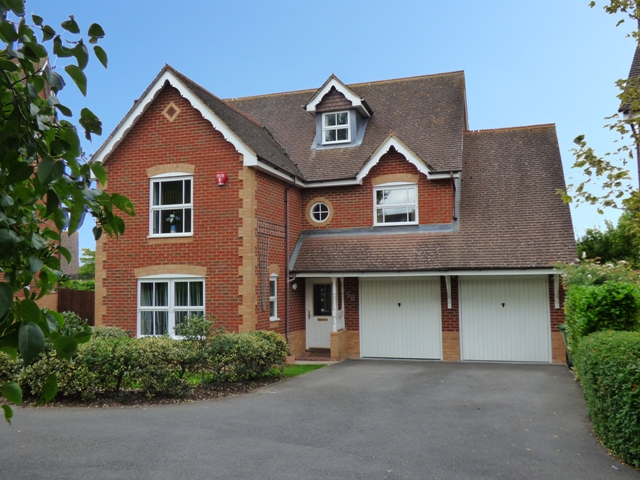 58 REDWING ROAD  DUMMER RG22 5UP