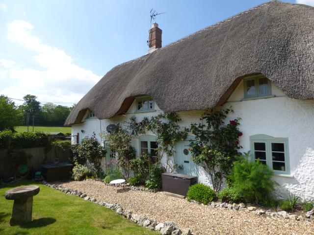 DOVE COTTAGE BIDDESDEN LANE  REDENHAM SP11 9AZ