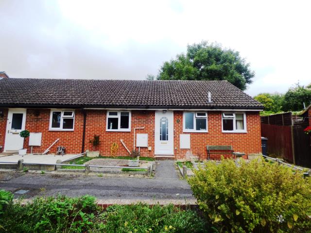 26 HEPWORTH CLOSE  ANDOVER SP10 3TD